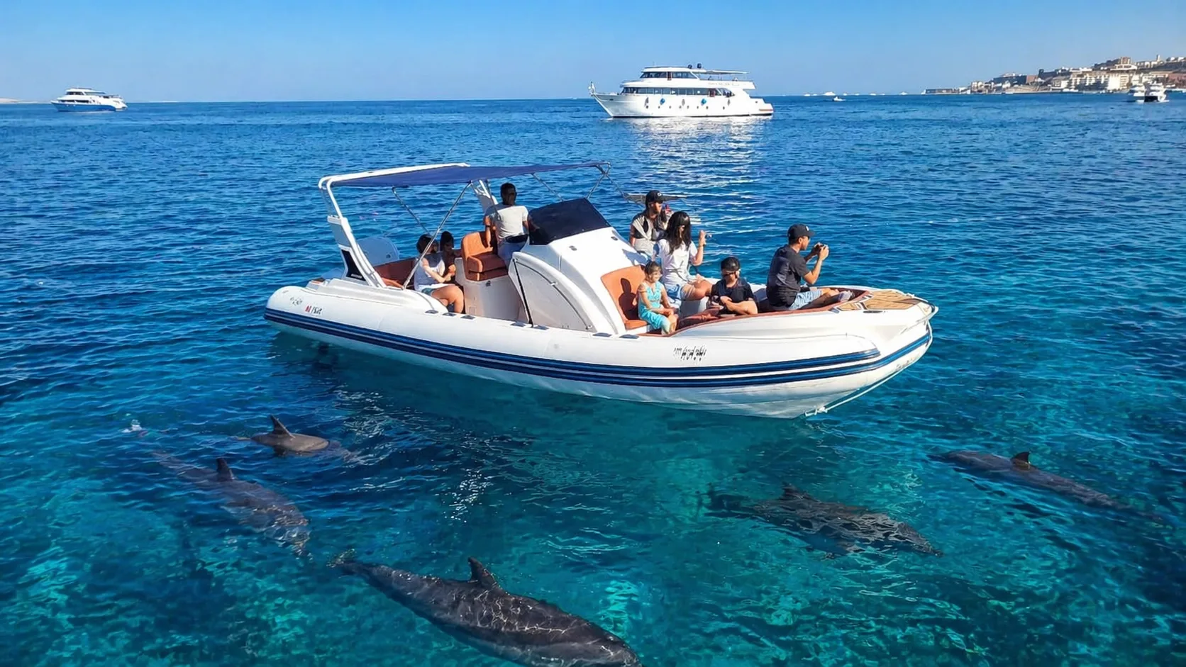 Hurghada: Speedboat, Dolphins, Snorkeling & 2 Islands