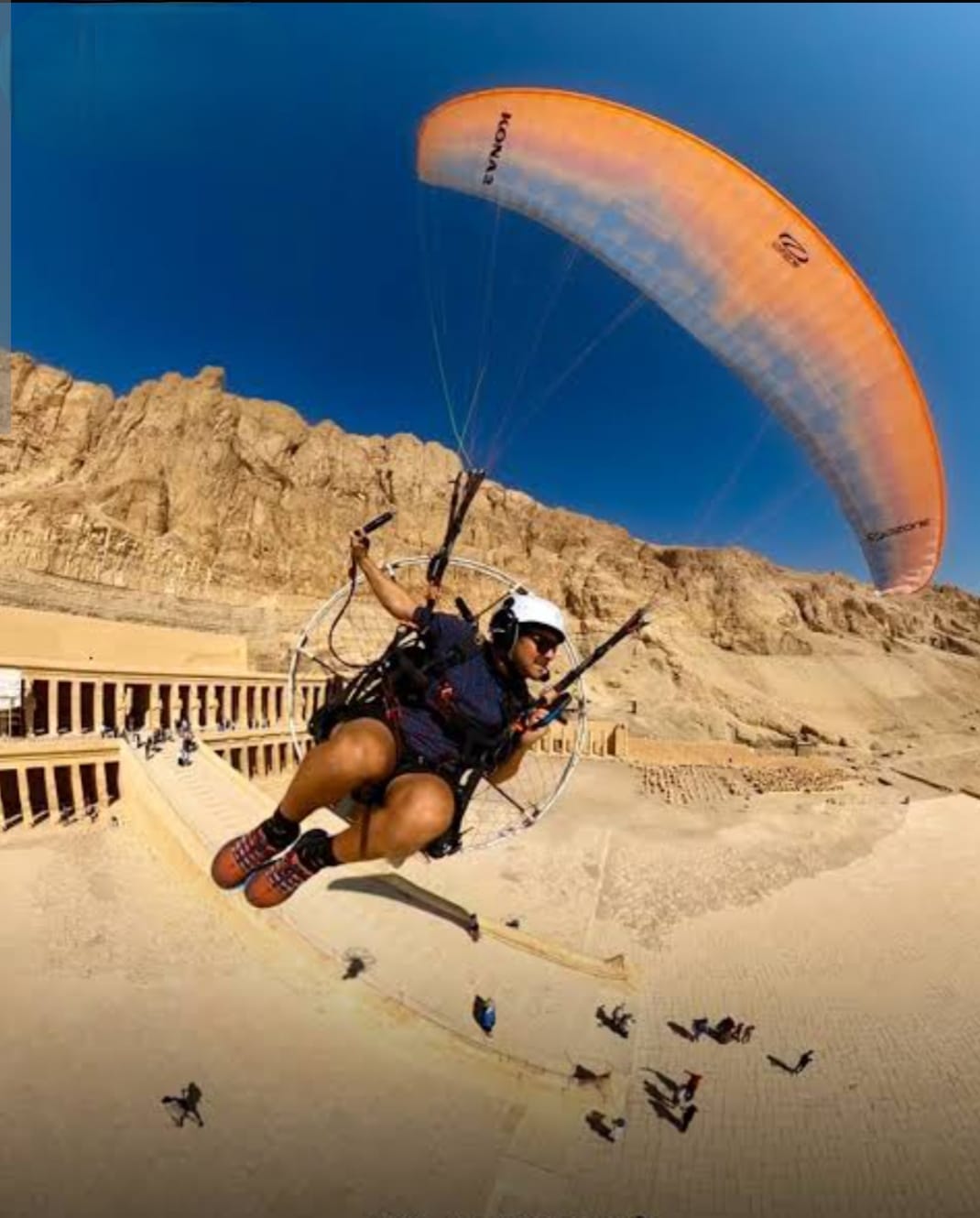 uxor: Tandem Paramotor Adventure Over the Nile & Temples