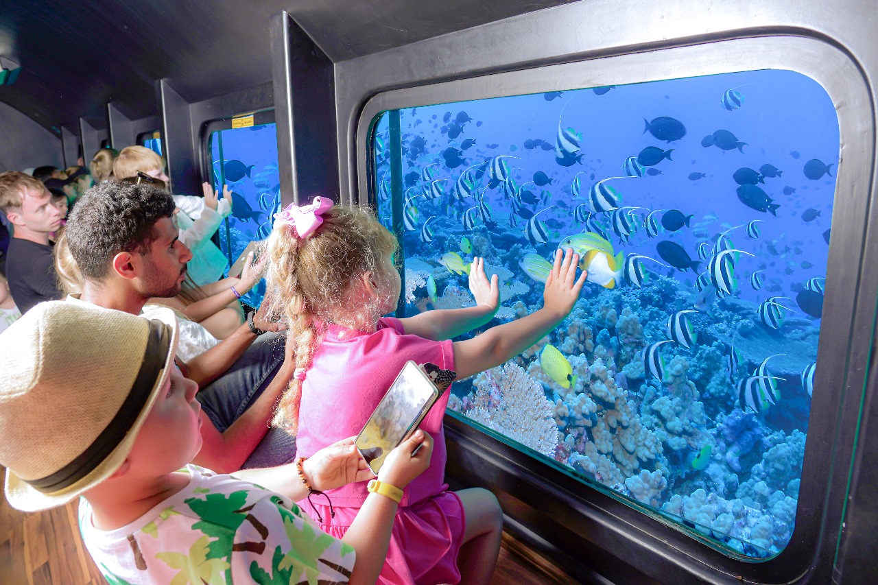 Hurghada: Royal Seascope Submarine Cruise with Snorkel Stop - Image 4