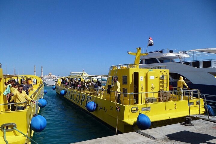 Hurghada: Royal Seascope Submarine Cruise with Snorkel Stop